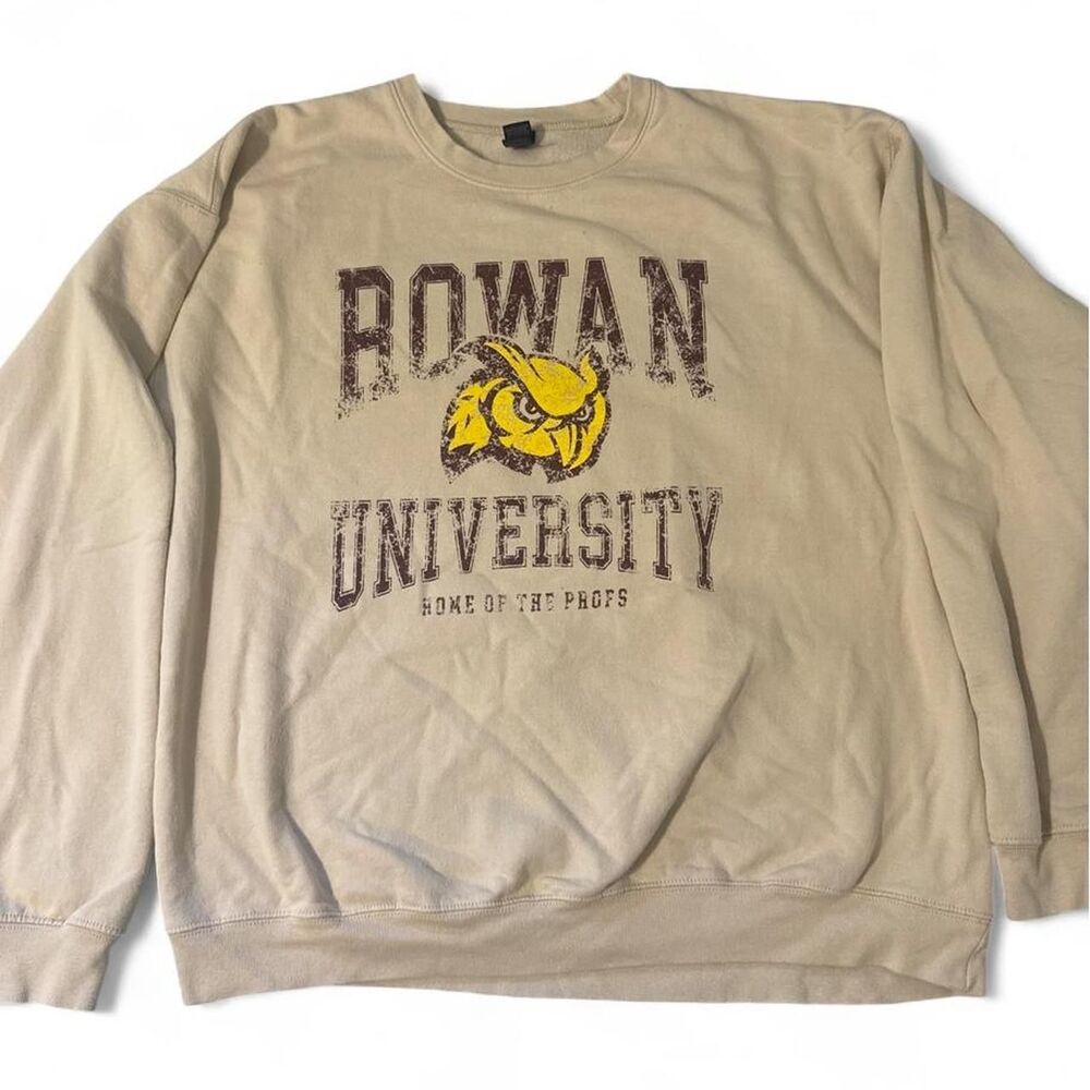Gildan Men's Cream and Tan Sweatshirt